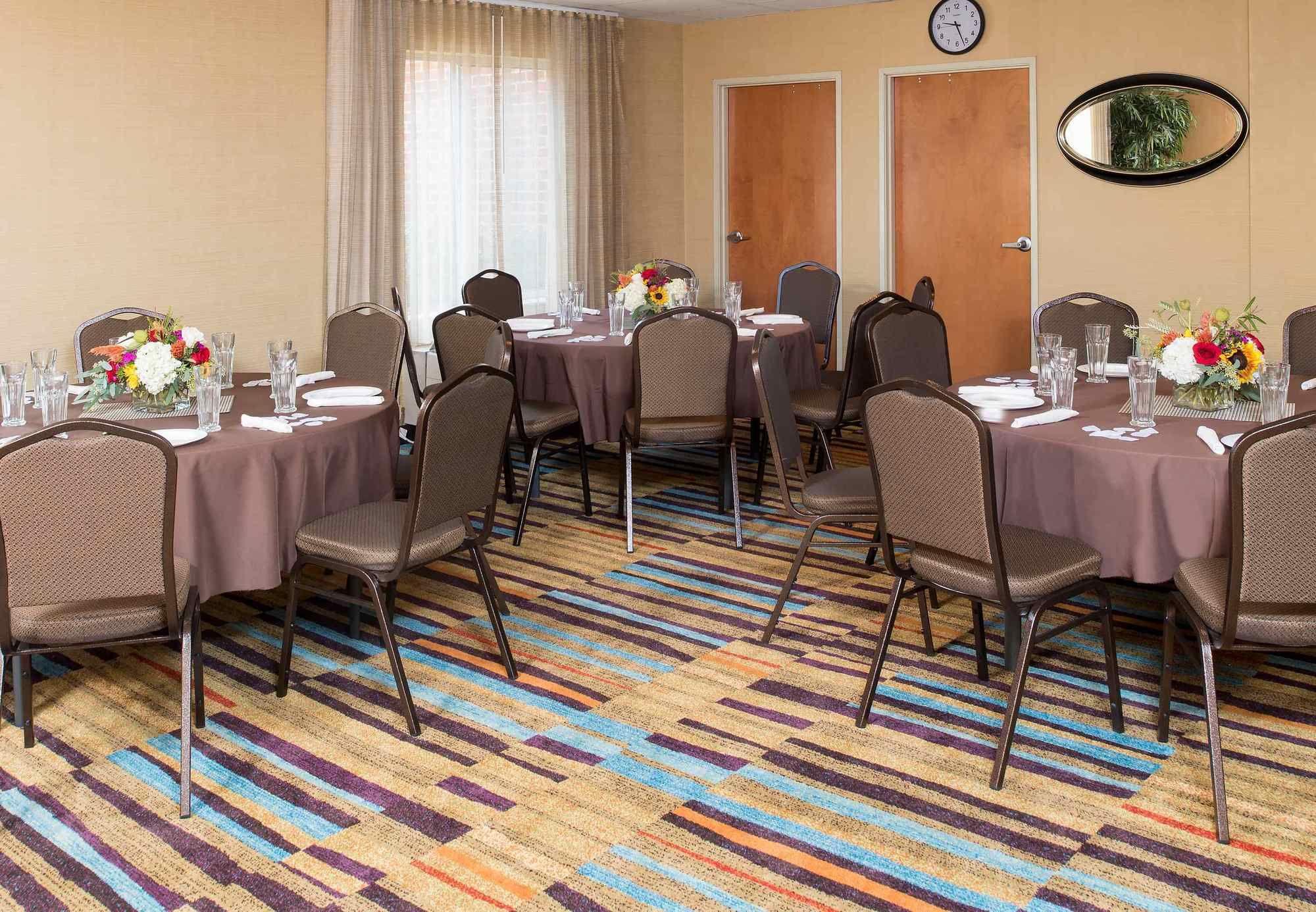 Fairfield Inn & Suites By Marriott Columbus East Рейнълдсбърг Екстериор снимка