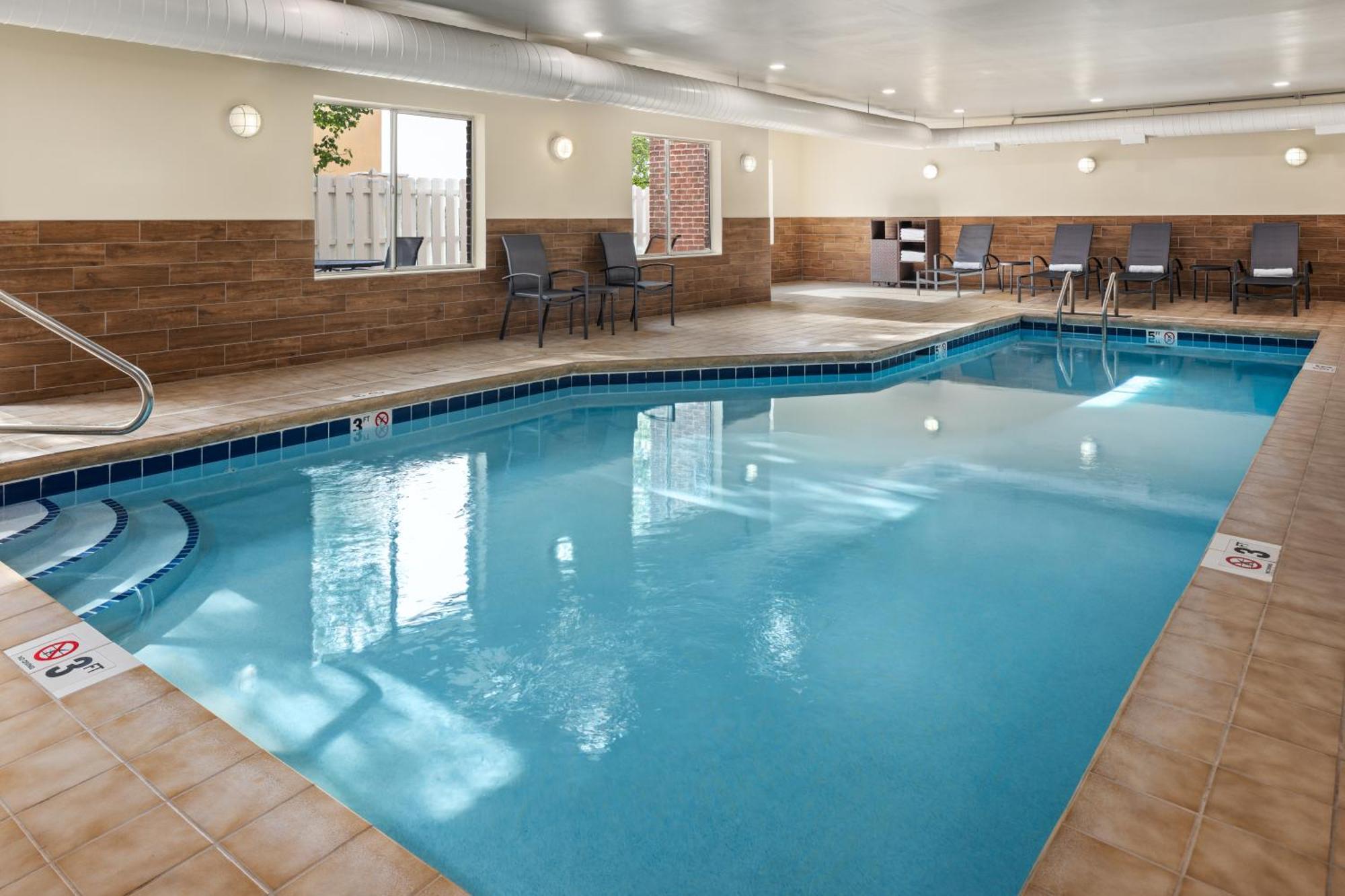Fairfield Inn & Suites By Marriott Columbus East Рейнълдсбърг Екстериор снимка
