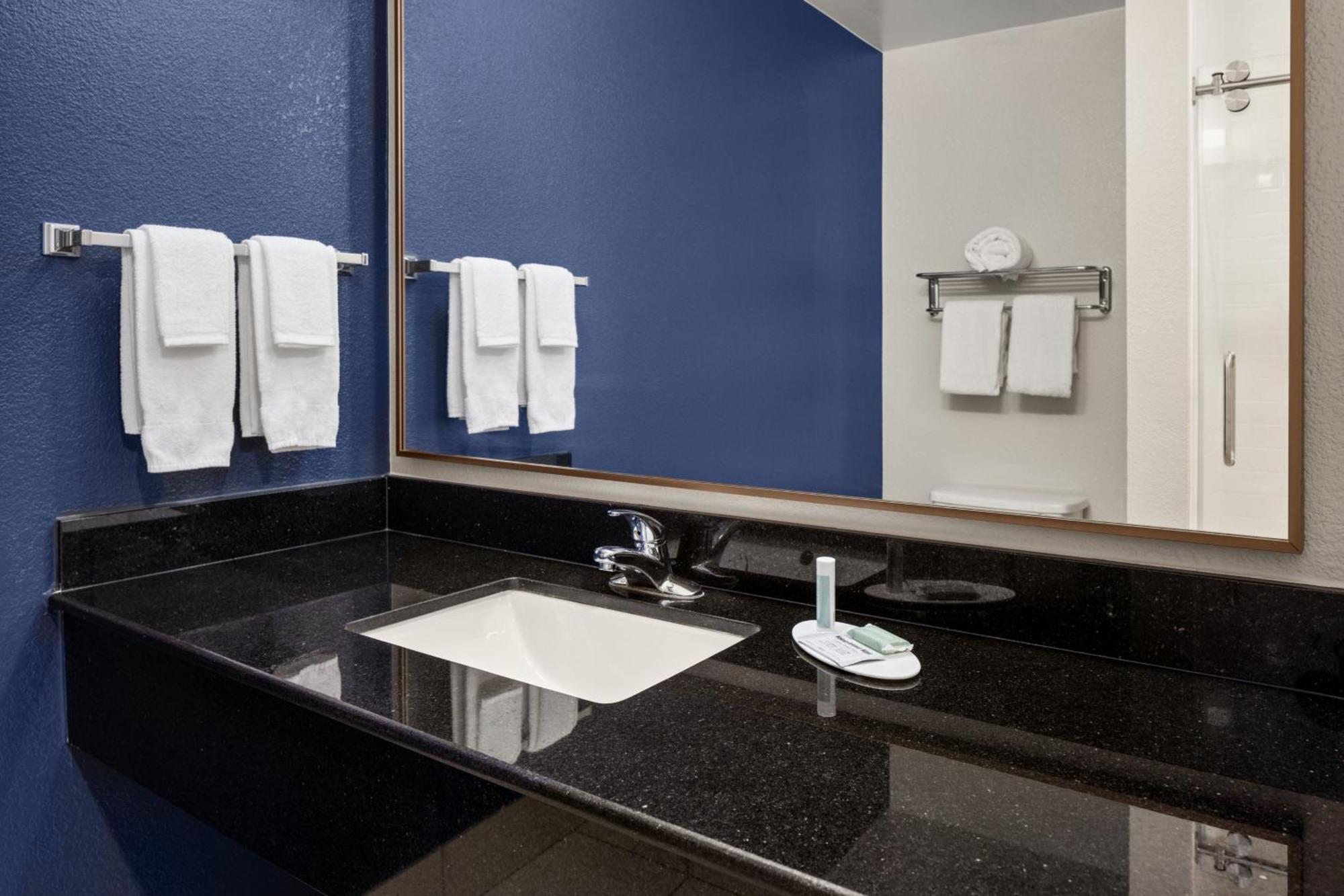 Fairfield Inn & Suites By Marriott Columbus East Рейнълдсбърг Екстериор снимка