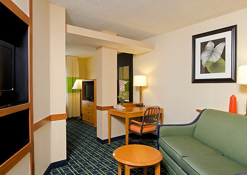 Fairfield Inn & Suites By Marriott Columbus East Рейнълдсбърг Стая снимка